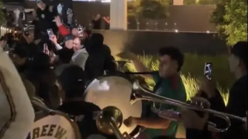Identifican al influencer que provocó disturbios en el hotel de la selección de Inglaterra