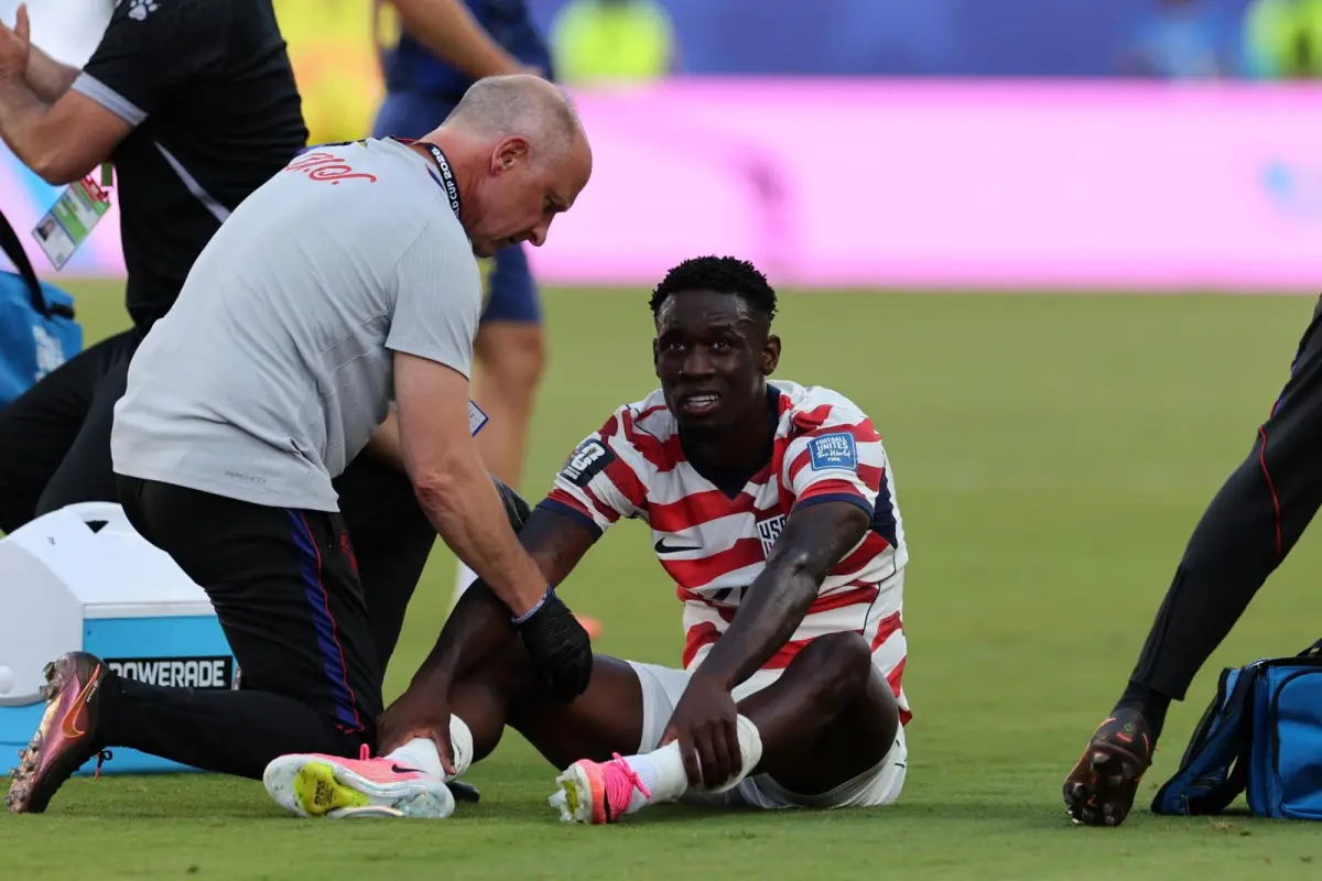 Folarin Balogun fue expulsado en el partido en el que Estados Unidos sobre Bosnia y Herzegovina , EFE