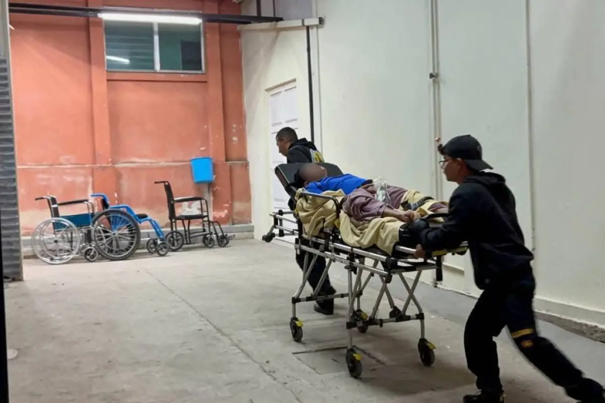 Cinco personas resultaron heridas por incidente armado en Santiago Atitlán, Sololá., Bomberos Voluntarios