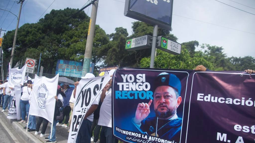 Manifestación en Usac por reelección de Walter Mazariegos como rector | Omar Solís/EU