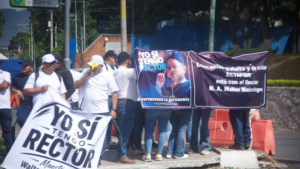 Manifestación en Usac por reelección de Walter Mazariegos como rector | Omar Solís/EU