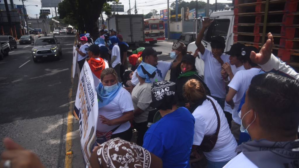 Manifestación en Usac por reelección de Walter Mazariegos como rector | Omar Solís/EU