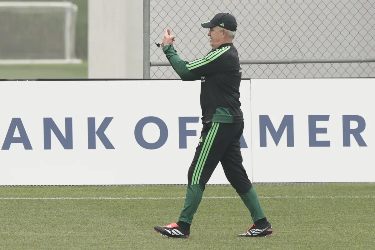Javier Aguirre, técnico de la selección de México durante un entrenamiento en el Mundial 2026., EFE