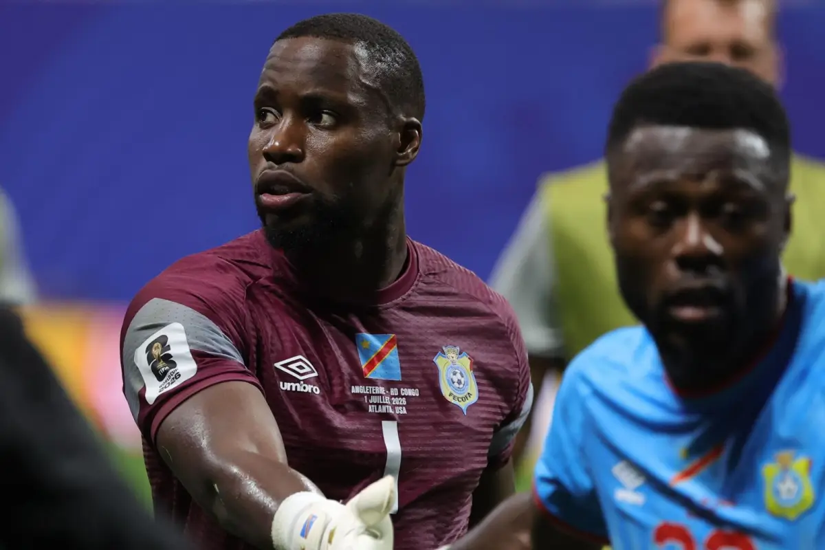 Lionel Mpasi fue la gran figura de la República Democrática del Congo, a pesar de la derrota contra Inglaterra 2-1 en el Mundial 2026., EFE