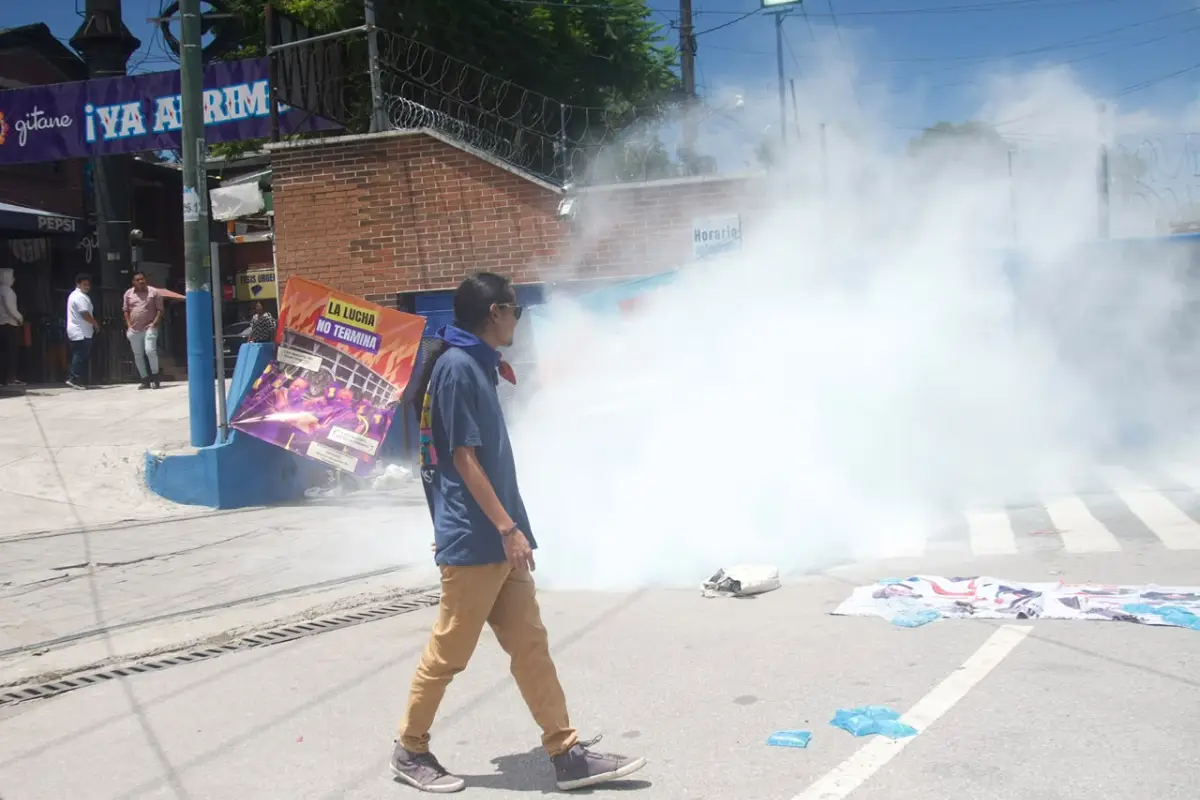 Manifestación en Usac tras toma de posesión de Mazariegos