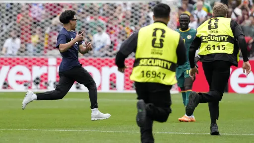 El Bélgica vs. Senegal fue detenido por un inesperado incidente