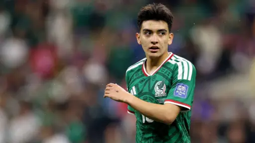 El jugador de la Selección de México, Gil Mora alcanzó a graduarse de diversificado