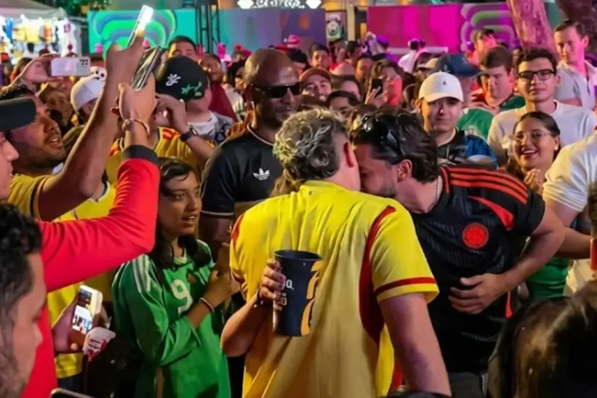 Beso de tres en Mundial 2026, Captura de pantalla