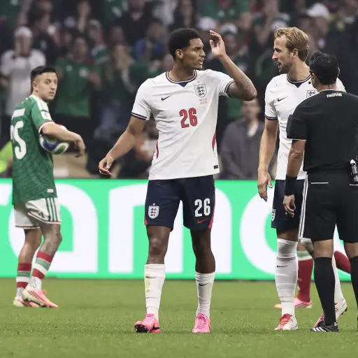  Jarel Quansah fue expulsado en el juego ante México 