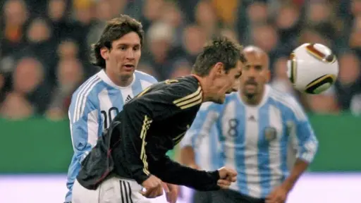La llamada entre Klose y Messi tras superar el récord de goles en los Mundiales