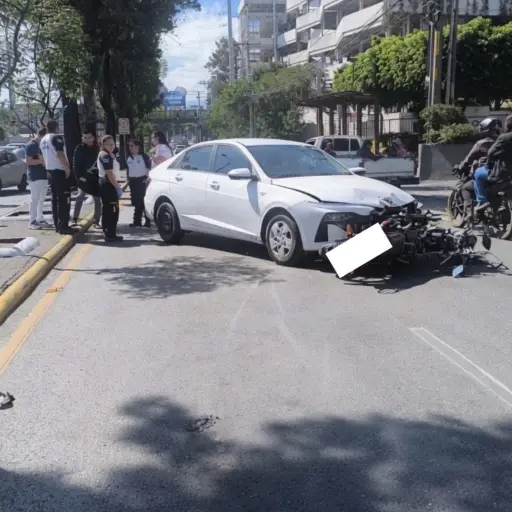 Área donde ocurrió el accidente de tránsito en la calzada San Juan, zona 7, el viernes 31 de julio de 2026. ,PMT capitalina/Montejo