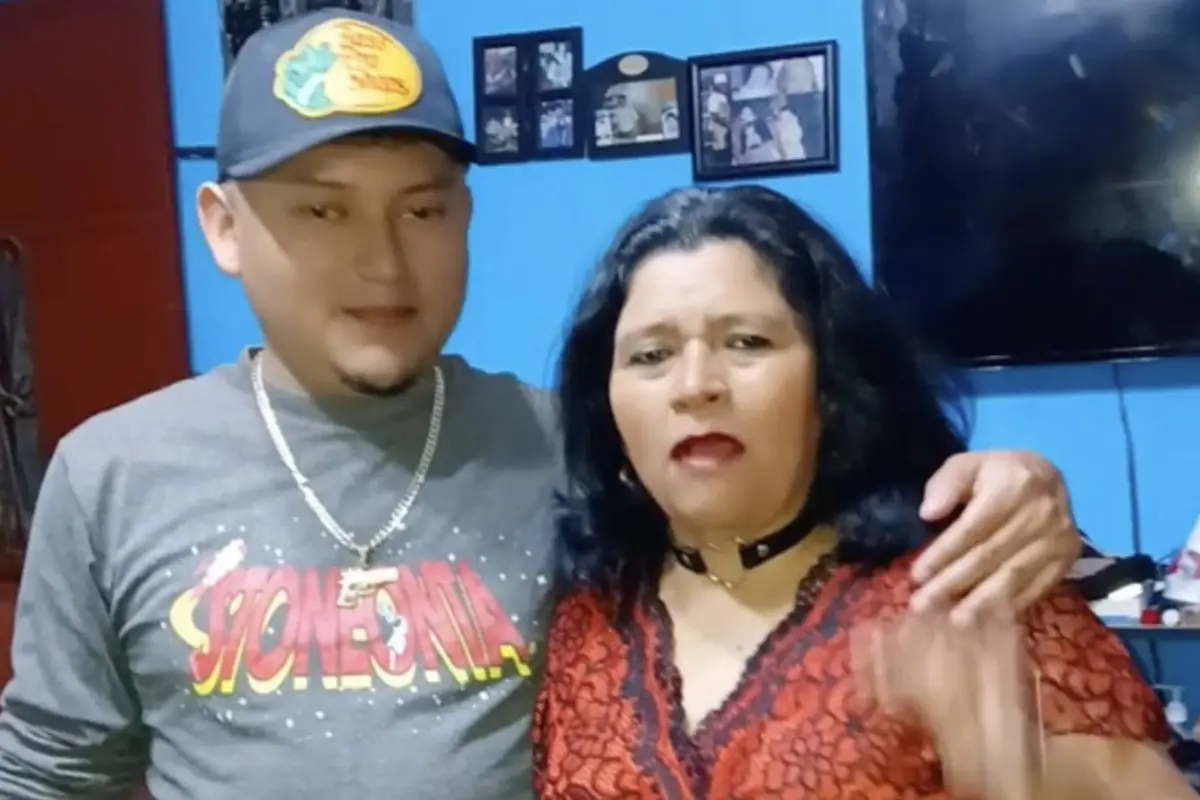 Con emotivo mensaje, PakoGT despide a su madre tras la masacre en Boca del Monte., Captura de pantalla video de Facebook.