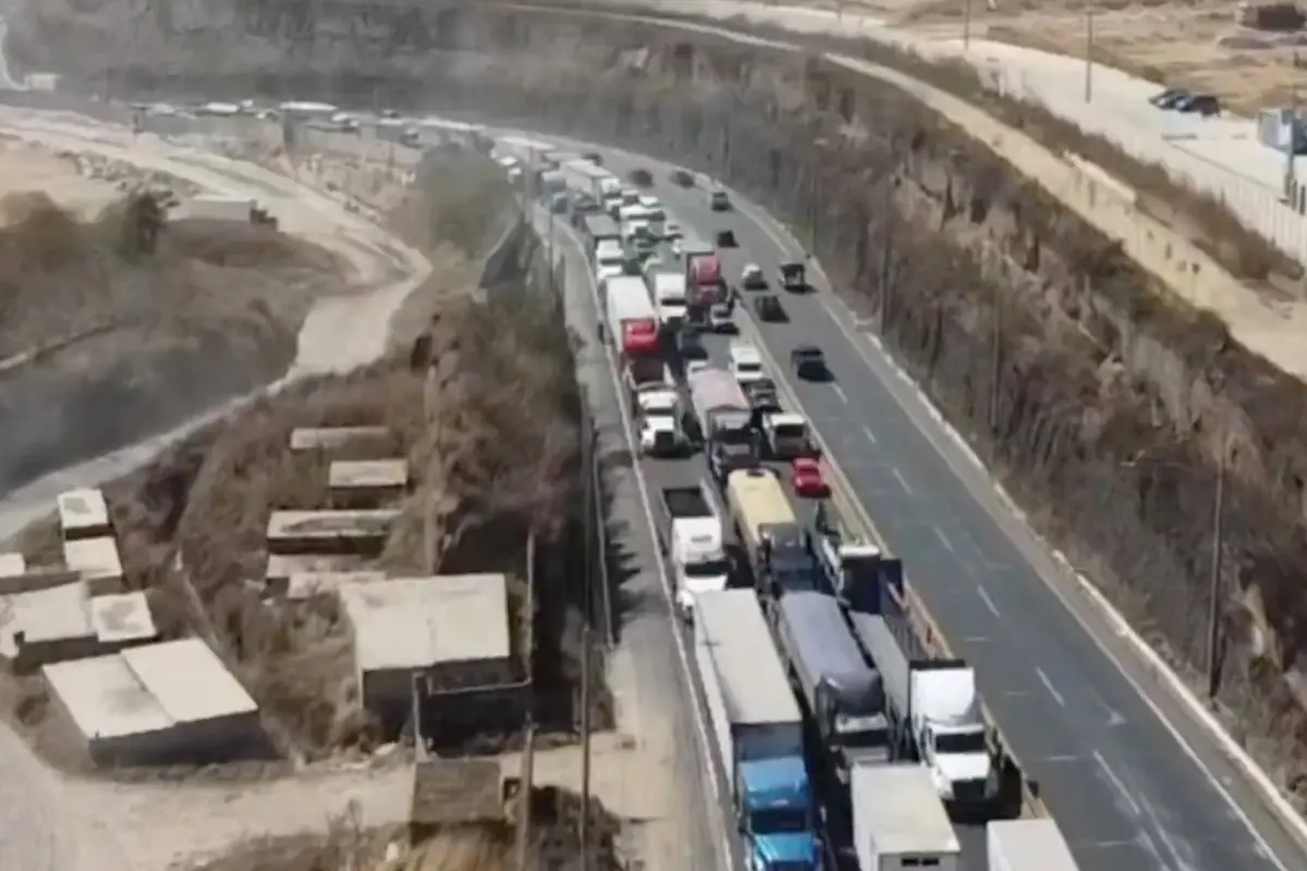 Caravana de transportistas que rechazan alza al precio de combustibles en ruta al Pacífico., PMT de Villa Nueva