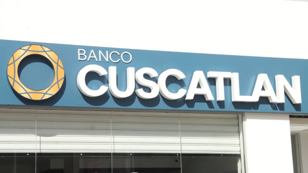 Nueva agencia de Banco Cuscatlán en San Cristóbal, Mixco  | Alejandro Meoño