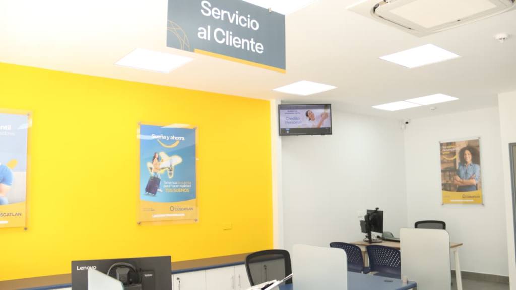 Nueva agencia de Banco Cuscatlán en San Cristóbal, Mixco  | Alejando Meoño