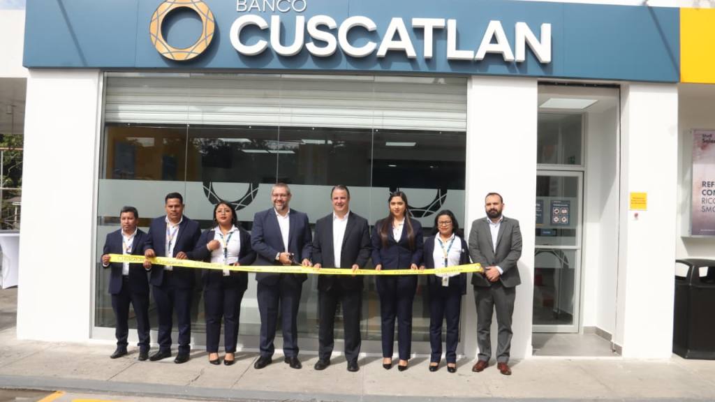 Nueva agencia de Banco Cuscatlán en San Cristóbal, Mixco  | Alejandro Meoño