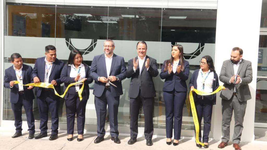Nueva agencia de Banco Cuscatlán en San Cristóbal, Mixco  | Alejandro Meoño
