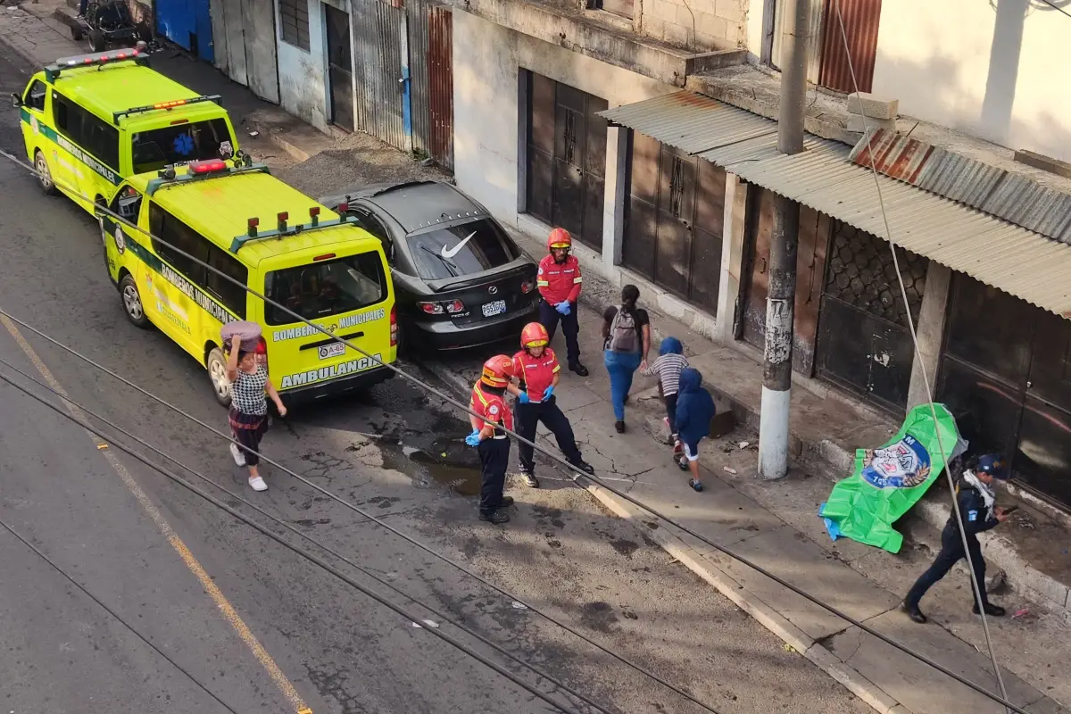 Persona fallecida localizada en Villa Nueva., Bomberos Municipales