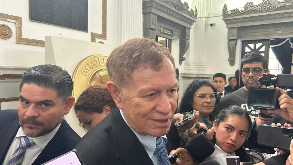 Presidente del Congreso, Luis Contreras, tras concluir la sesión de Jefes de Bloque. ,Foto Omar Solís
