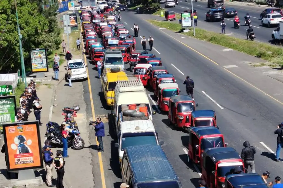 Manifestaciones en la capital en rechazo al aumento al precio de los combustibles, el viernes 24 de julio de 2026., Omar Solís/Emisoras Unidas