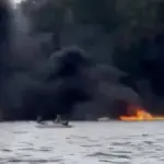 Así fue el momento en que avión con 11 personas amerizó de emergencia y luego se incendió. ,Redes sociales. 