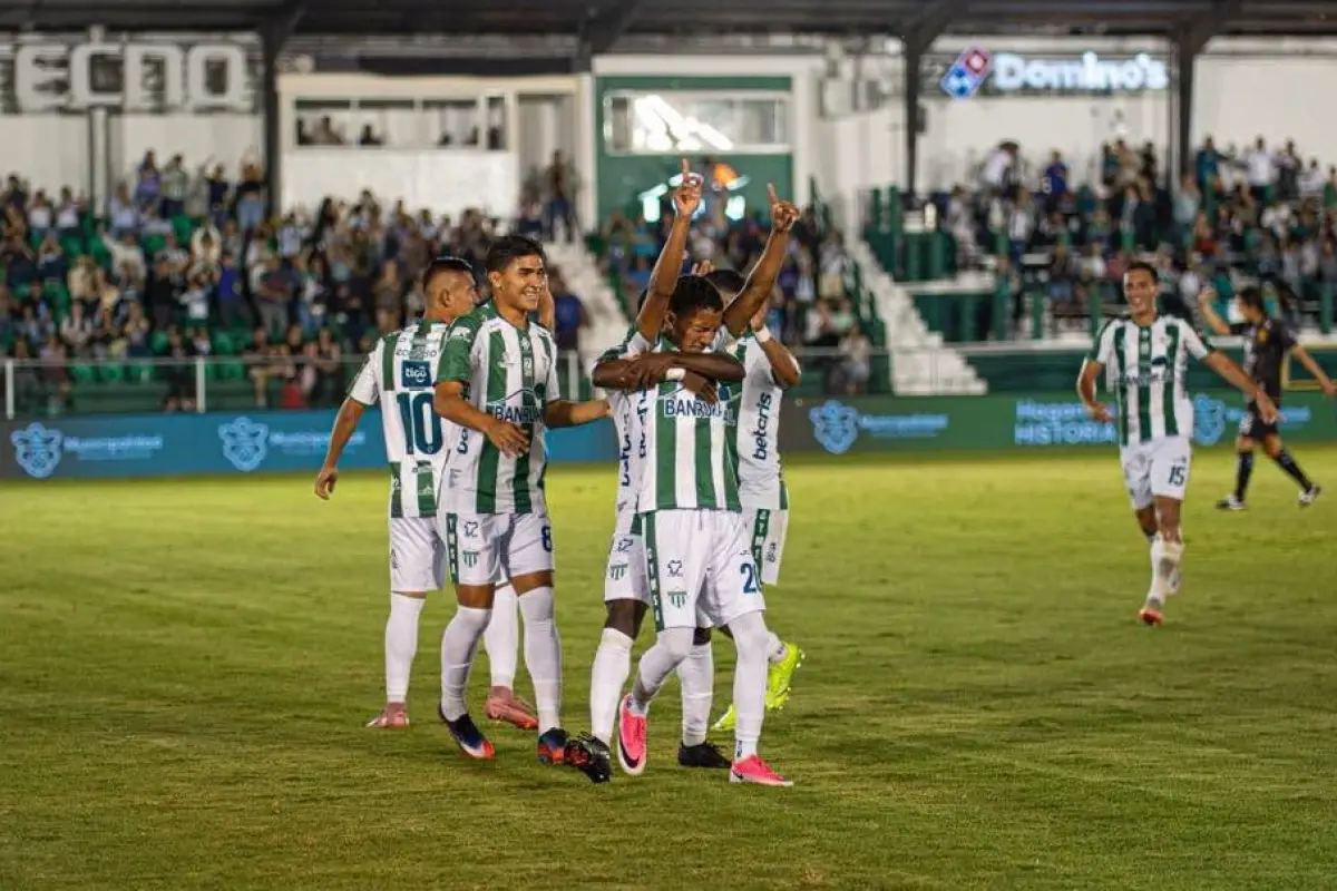 Antigua derrotó a Marquense en el estadio Pensativo 