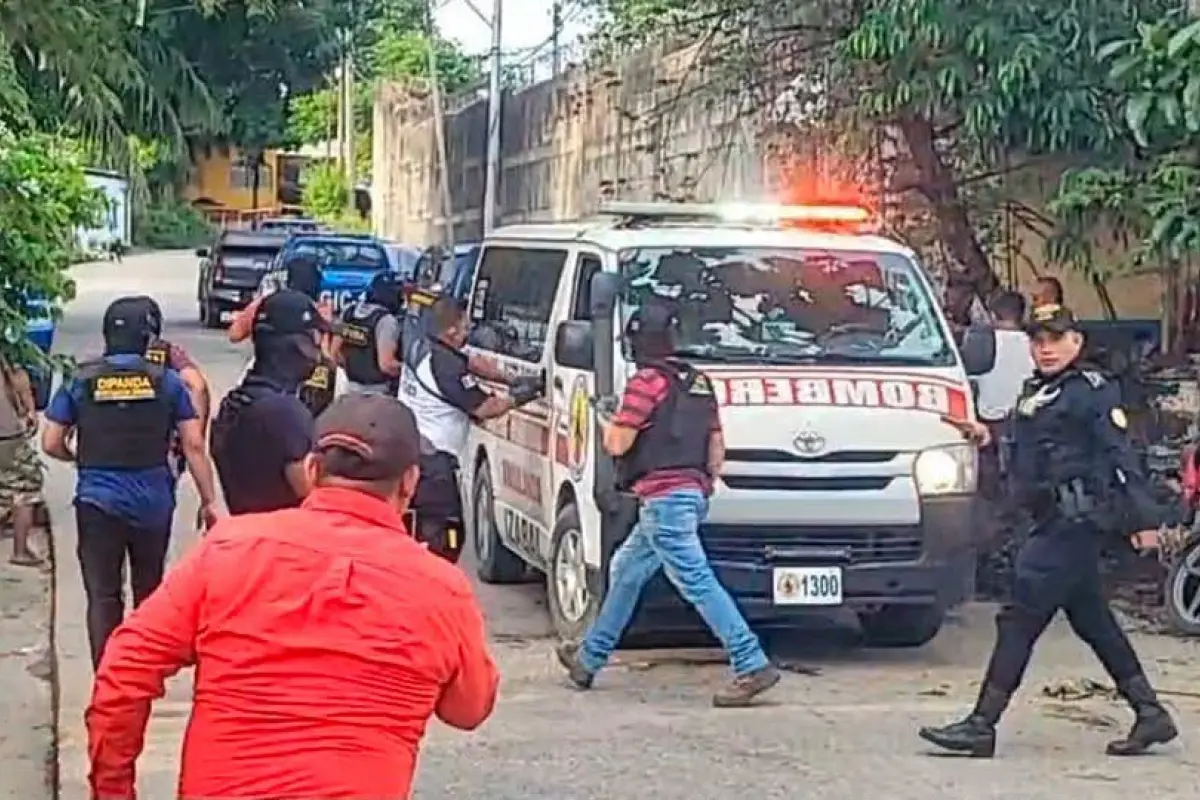 Bomberos trasldaron a dos privados de libertad heridos., Foto Bomberos Voluntarios