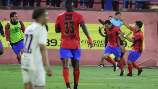 El campeón Municipal debuta con triunfo ante Mixco 