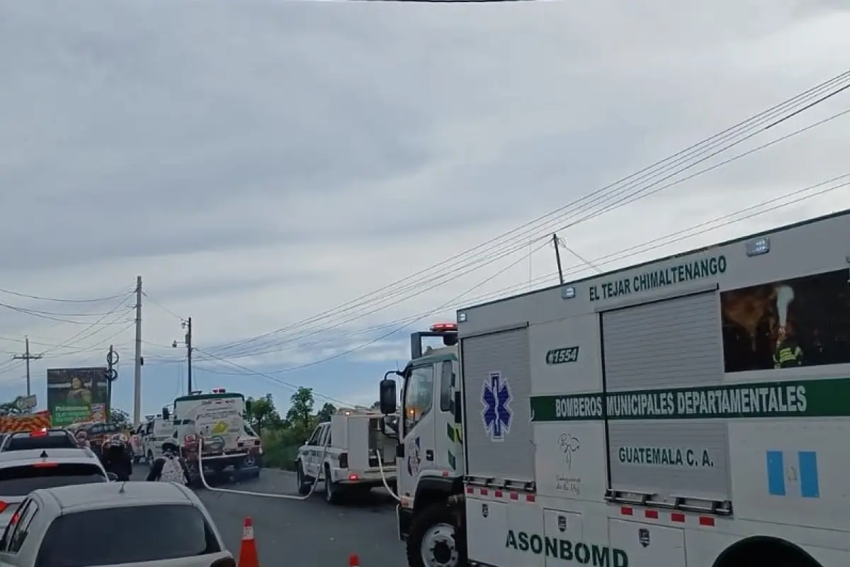 Vecinos reportaron la explosión e hicieron llamados de auxilio a los bomberos., Bomberos Municipales Departamentales.