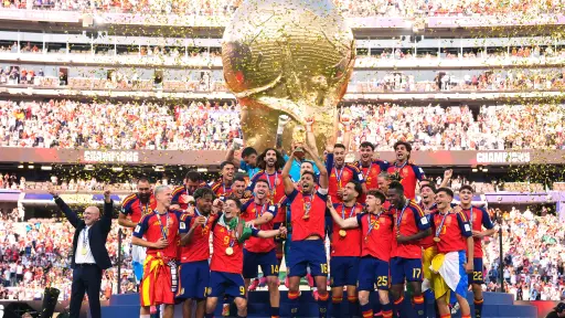 España afronta su primer gran reto como campeona del mundo