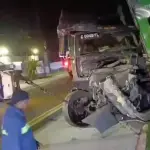 Choque entre cabezal y camión afecta el tránsito en la calzada Aguilar Batrest