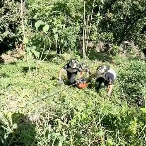 Proceso de extracción del cuerpo de la persona hallada sin vida en el río Las Vacas. ,Bomberos Voluntarios