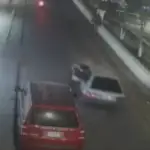 VIDEO: Automovilista desata el caos tras desafiar a agente de la PMT y agredir a otro conductort