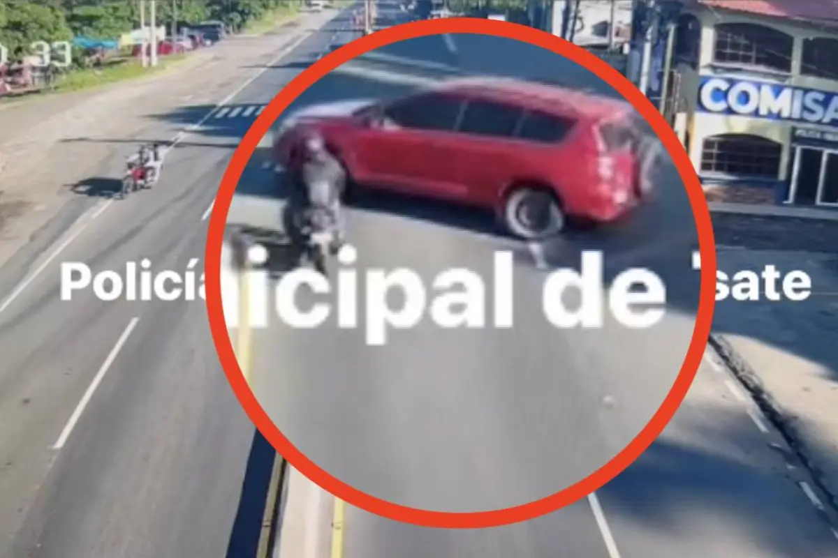 Violento choque en Tiquisate., Captura de pantalla video de Facebook.