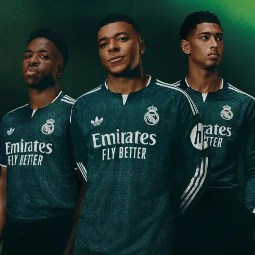 Real Madrid presentó su segunda indumentaria para la nueva temporada 