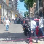 Manifestantes mantienen presencia en las afueras del Congresot