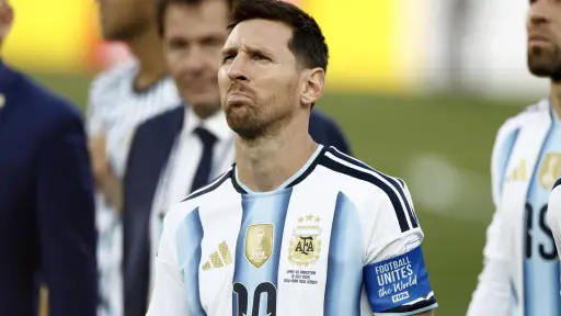 Messi volvió a Argentina en un vuelo privado y separado del plantel