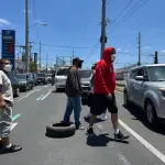 Taxistas bloquean paso en calzada Atanasio Tzul y avenida Petapat
