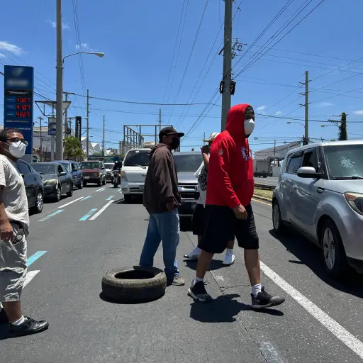 Taxistas bloquean paso en avenida Petapa, calzada Atanasio Tzul y Ciudad Real I ,Omar Solís/Emisoras Unidas