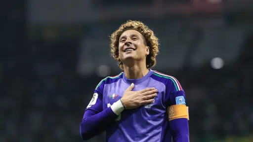 El portero mexicano Guillermo Ochoa anuncia su retiro