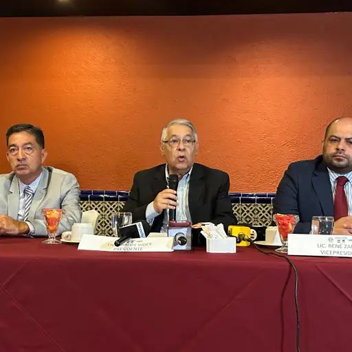 Transportistas brindan conferencia para pronunciarse sobre el alza a precios de combustibles y cobro de extorsiones, el martes 21 de julio de 2026. ,Omar Solís/Emisoras Unidas