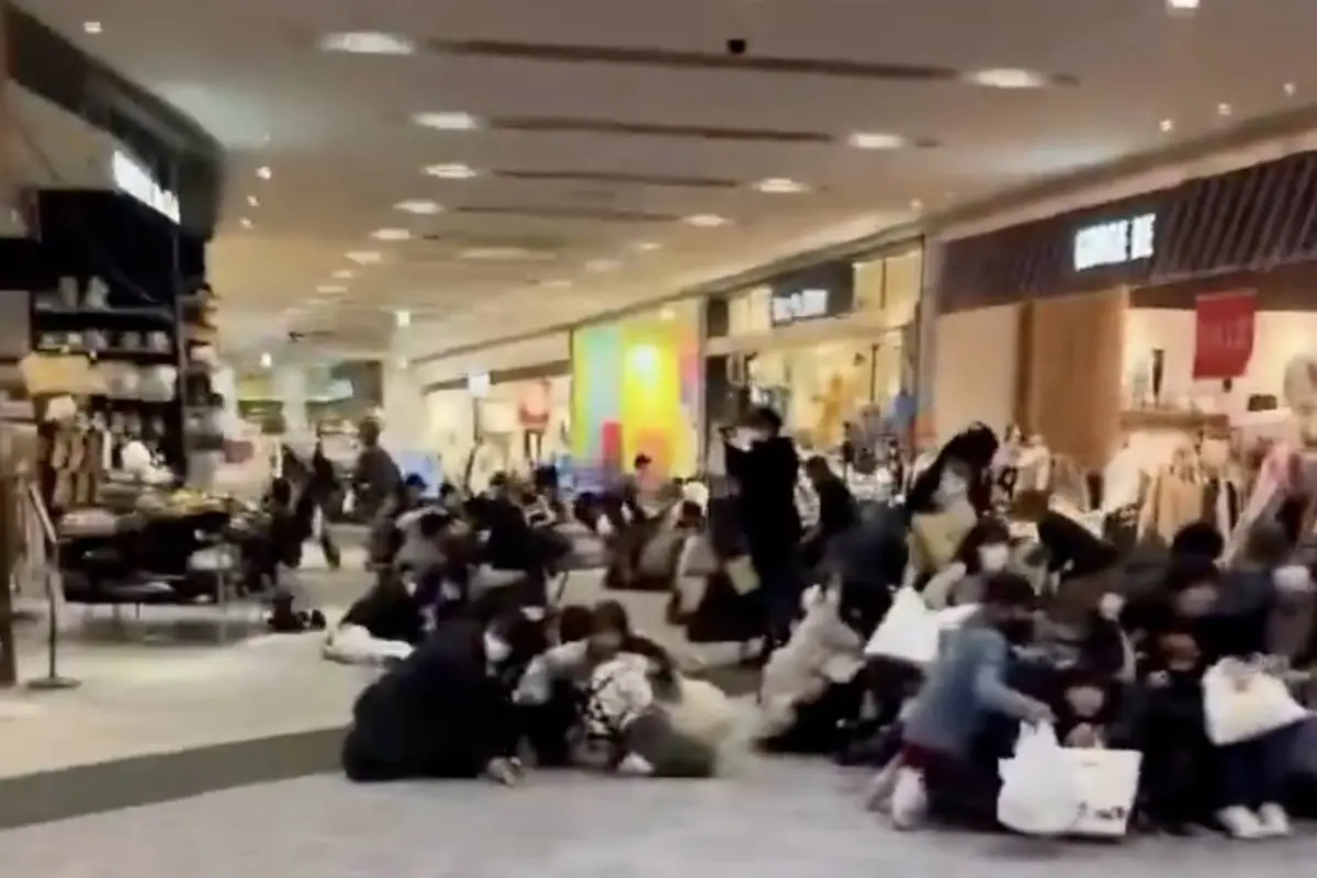 Así sorprendió el terremoto de 7.1 a miles de personas en Japón: todo quedó grabado., Redes sociales. 