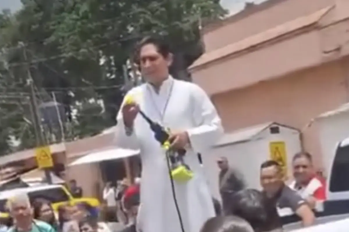 Sacerdote, Sacerdote