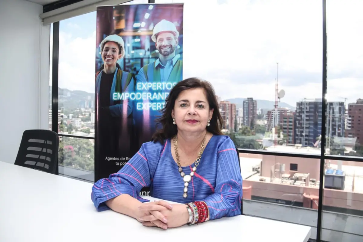 Mónica Flores, presidenta de Manpower, Alejandro Meoño
