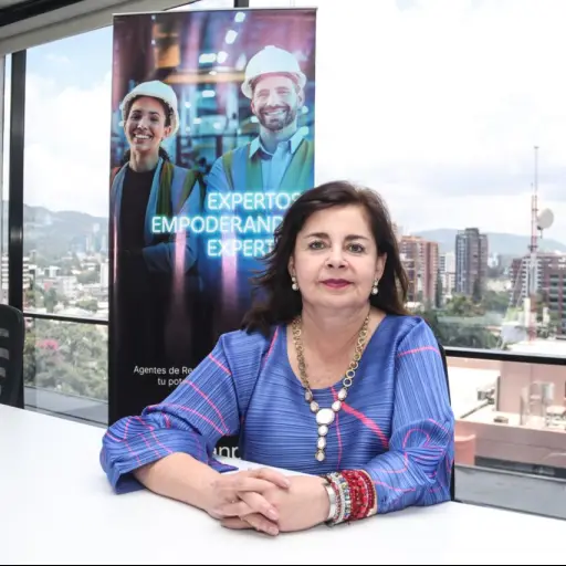 Mónica Flores, presidenta de Manpower ,Alejandro Meoño 