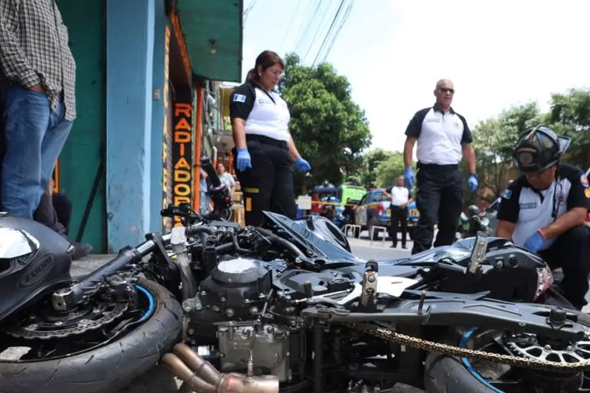 Área donde murió un motorista tras un accidente de tránsito en la zona 3., Bomberos Voluntarios