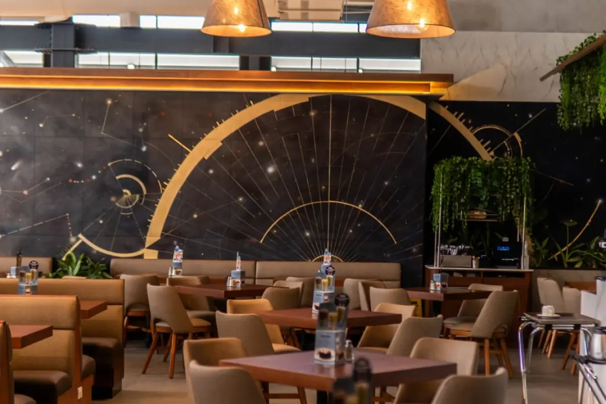 San Martin presenta un restaurante “espacial" con un nuevo servicio: Auto Pan, Cortesía