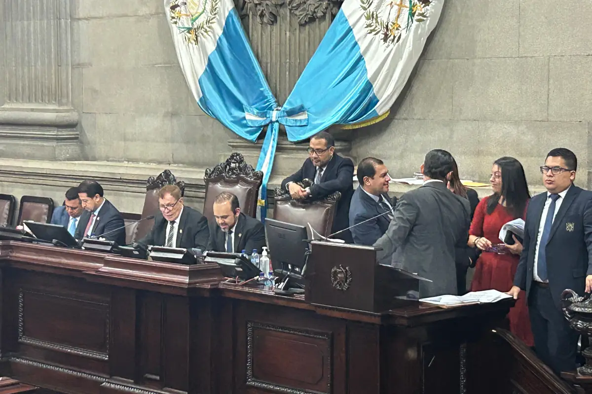 El Congreso acordó aprobar una prorroga al Impuesto de Circulación de Vehículos., Foto Omar Solís