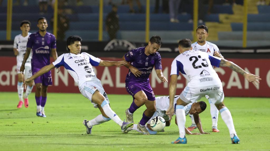 Partido entre Alianza y Antigua GFC por la Copa Centroamericana 2026 | EFE