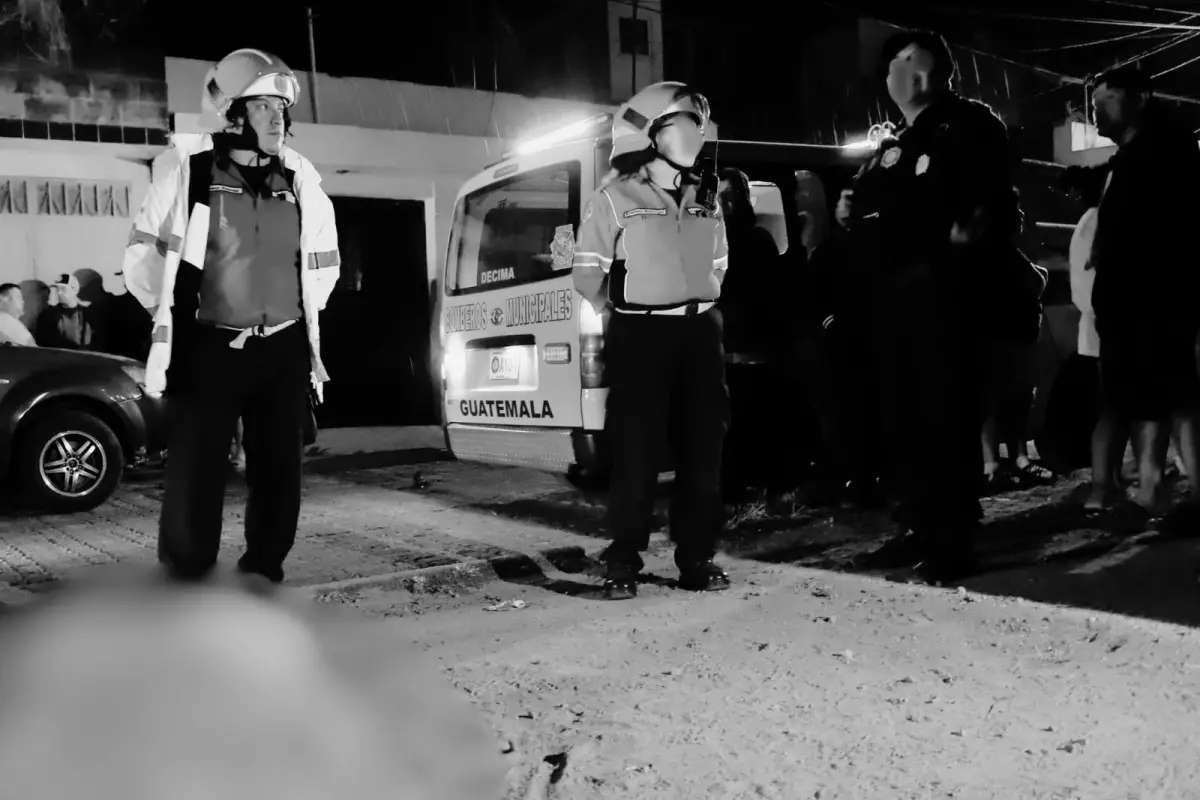 Los cuerpos de resacate lamentaron la muerte de dos personas en la zona 2 de Villa Nueva., Bomberos Municipales.